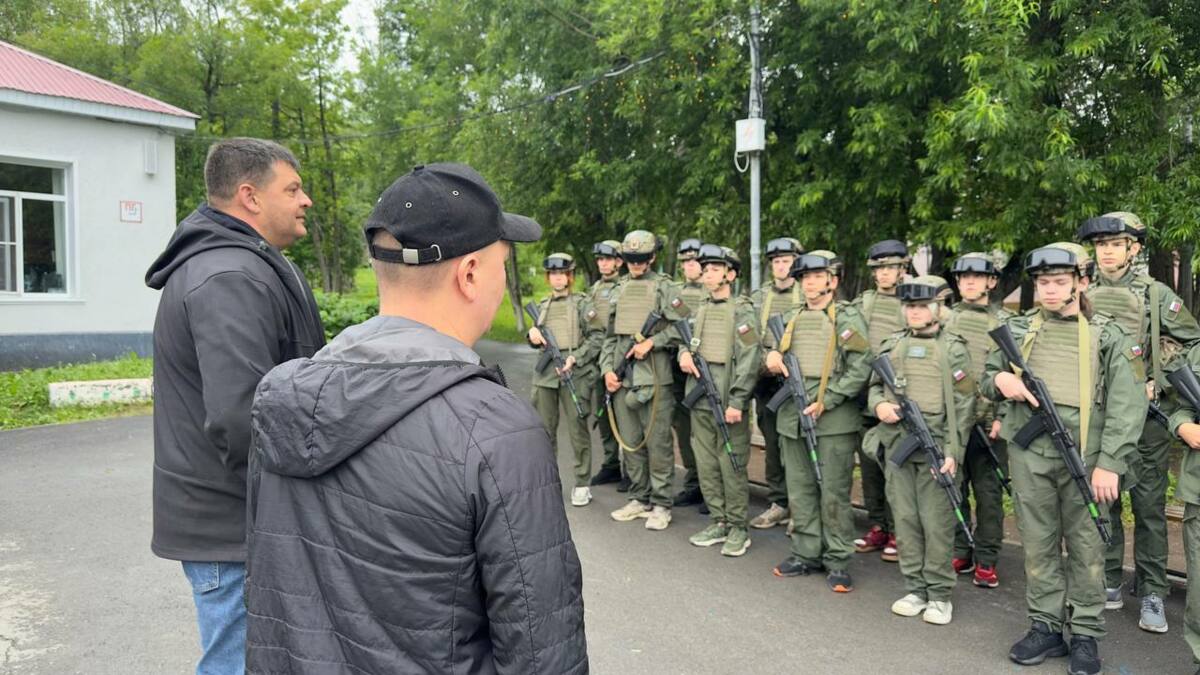 Герой России посетил летний лагерь на Камчатке