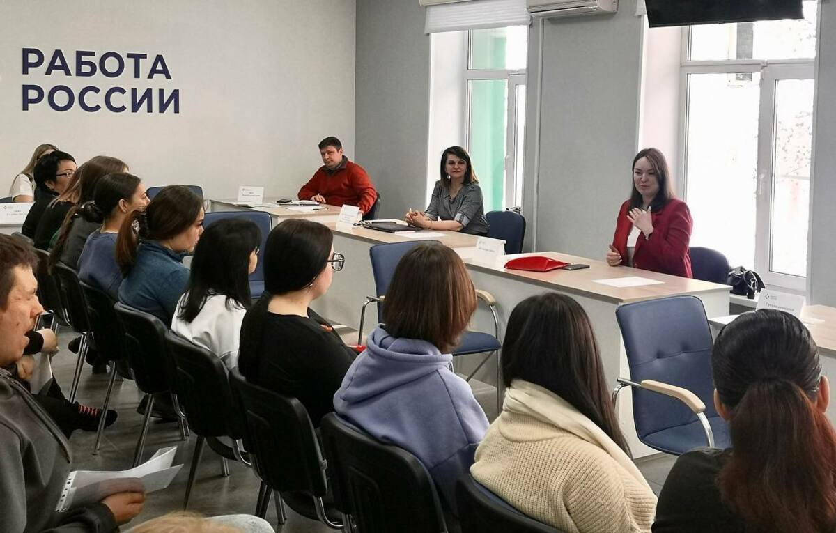 Дни вакансий провели на Камчатке по поручению Владимира Солодова